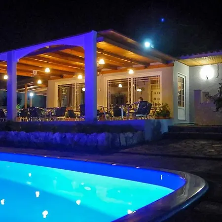 Gardenia Hotel Períssa