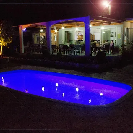 Gardenia Hotel Perissa (Santorini)