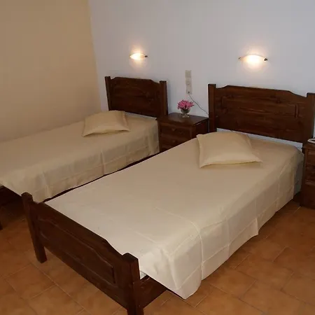 Gardenia 3* Perissa (Santorini)