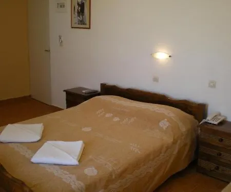 Gardenia 3* Perissa (Santorini)