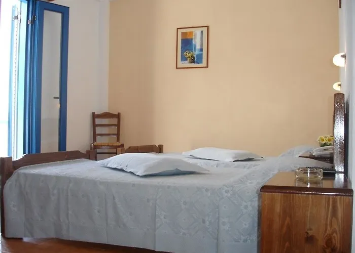 Gardenia Hotel Perissa (Santorini)